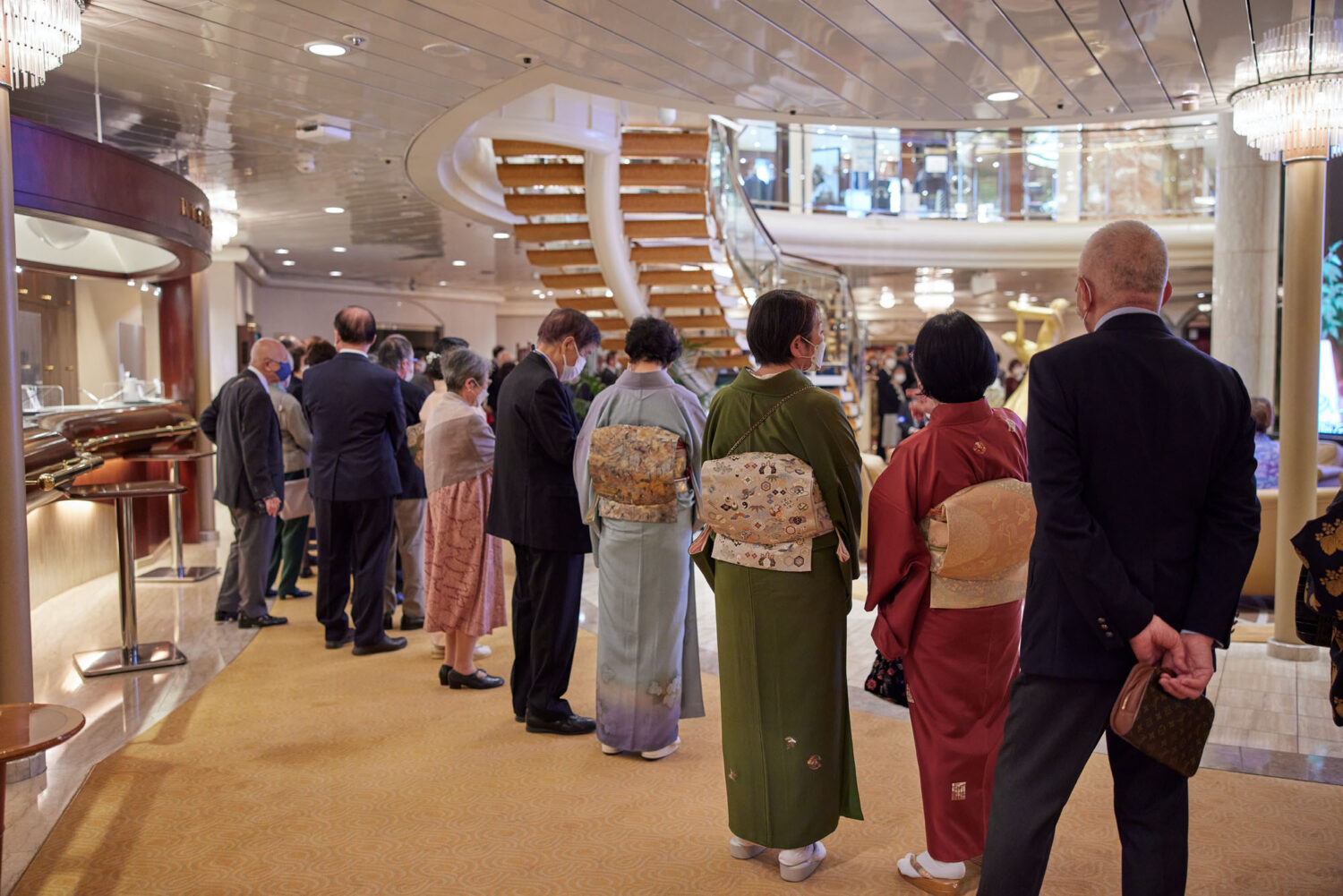 和の文化薫る『飛鳥座』クルーズで 日本の本物と和食に酔いしれる週末