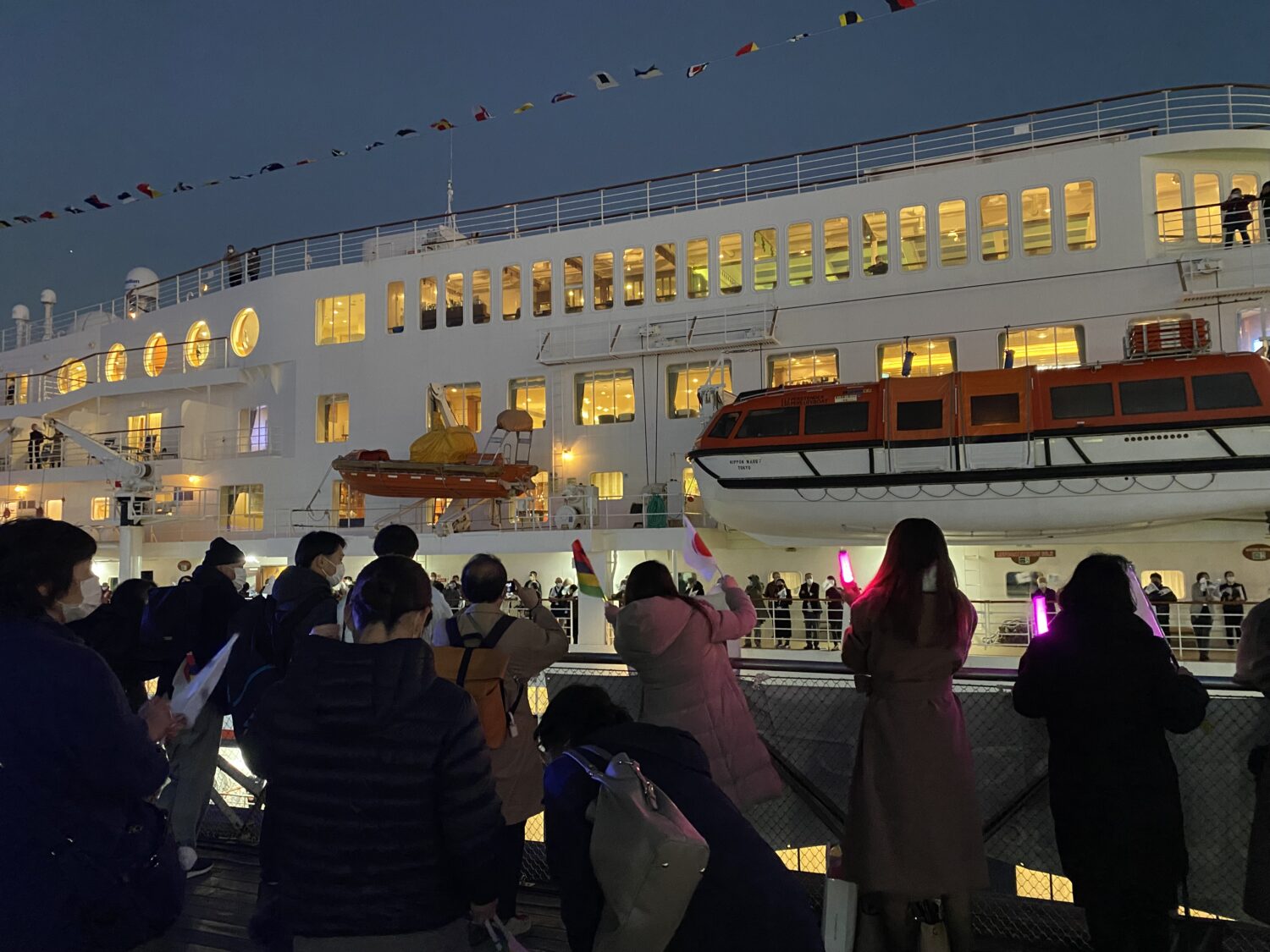 にっぽん丸、横浜港からモーリシャスに出航、2年10カ月ぶり国際クルーズ