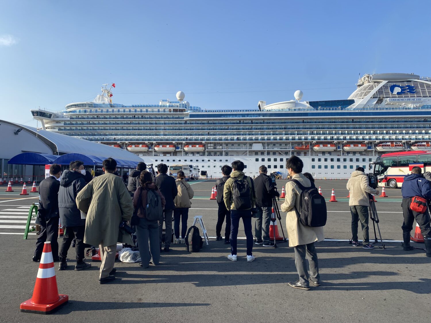 「ダイヤモンド・プリンセス」横浜に入港、同港約3年ぶりの外国客船受け入れ