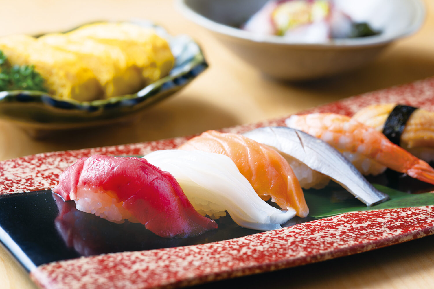 「すし処 海」の握りセット。世界のどこにいても本格的な寿司をいただける