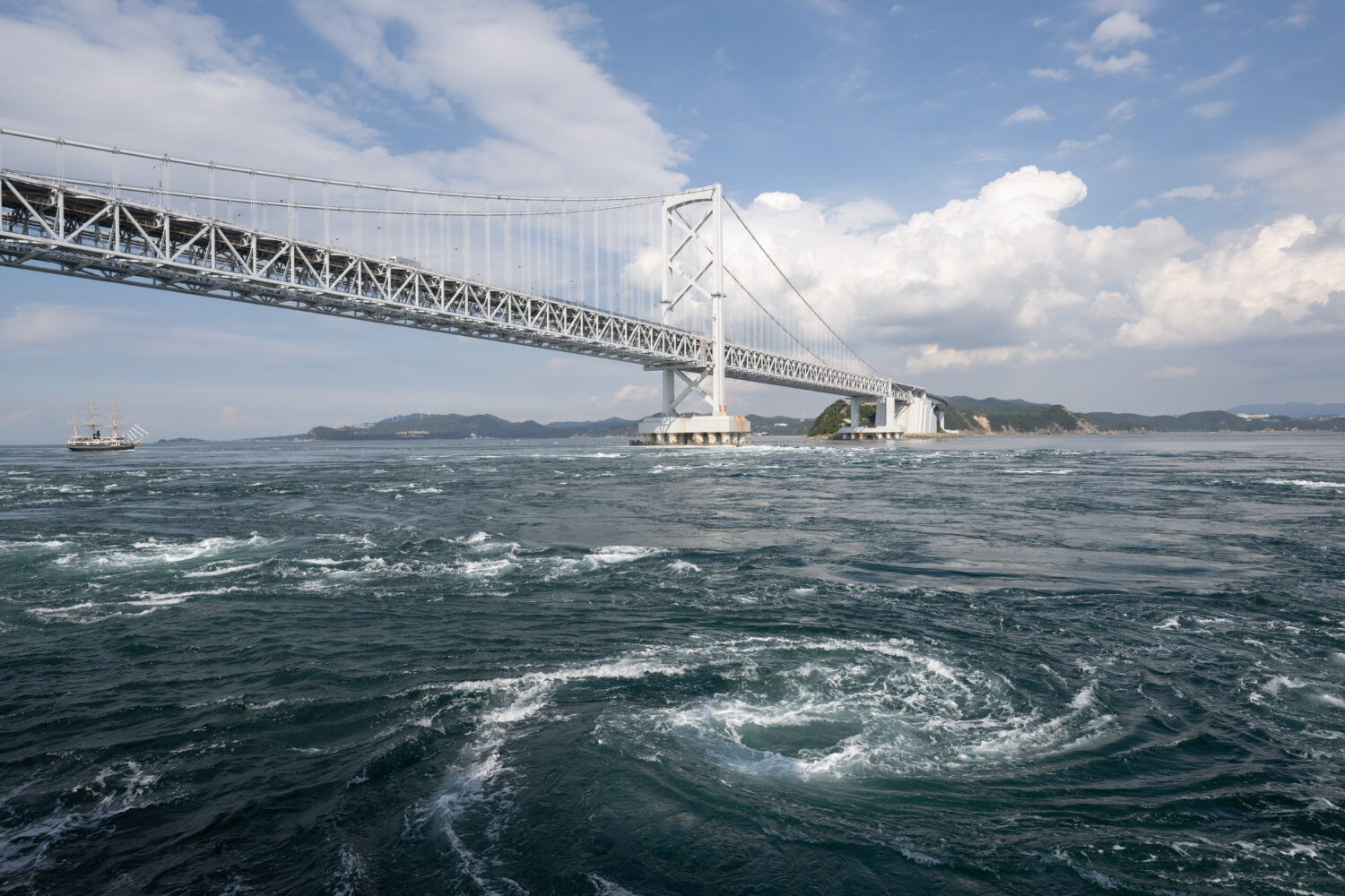 飛鳥Ⅱでめぐる小豆島・阿波 美食、美酒、美景をたっぷり味わう6日間