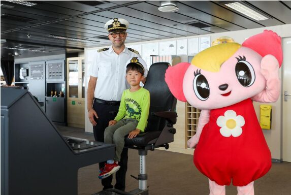 MSCクルーズ、6 歳の少年の夢のために「MSC ベリッシマ」の操舵室公開