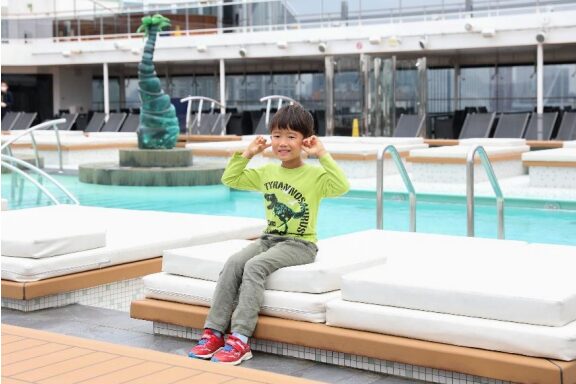 MSCクルーズ、6 歳の少年の夢のために「MSC ベリッシマ」の操舵室公開