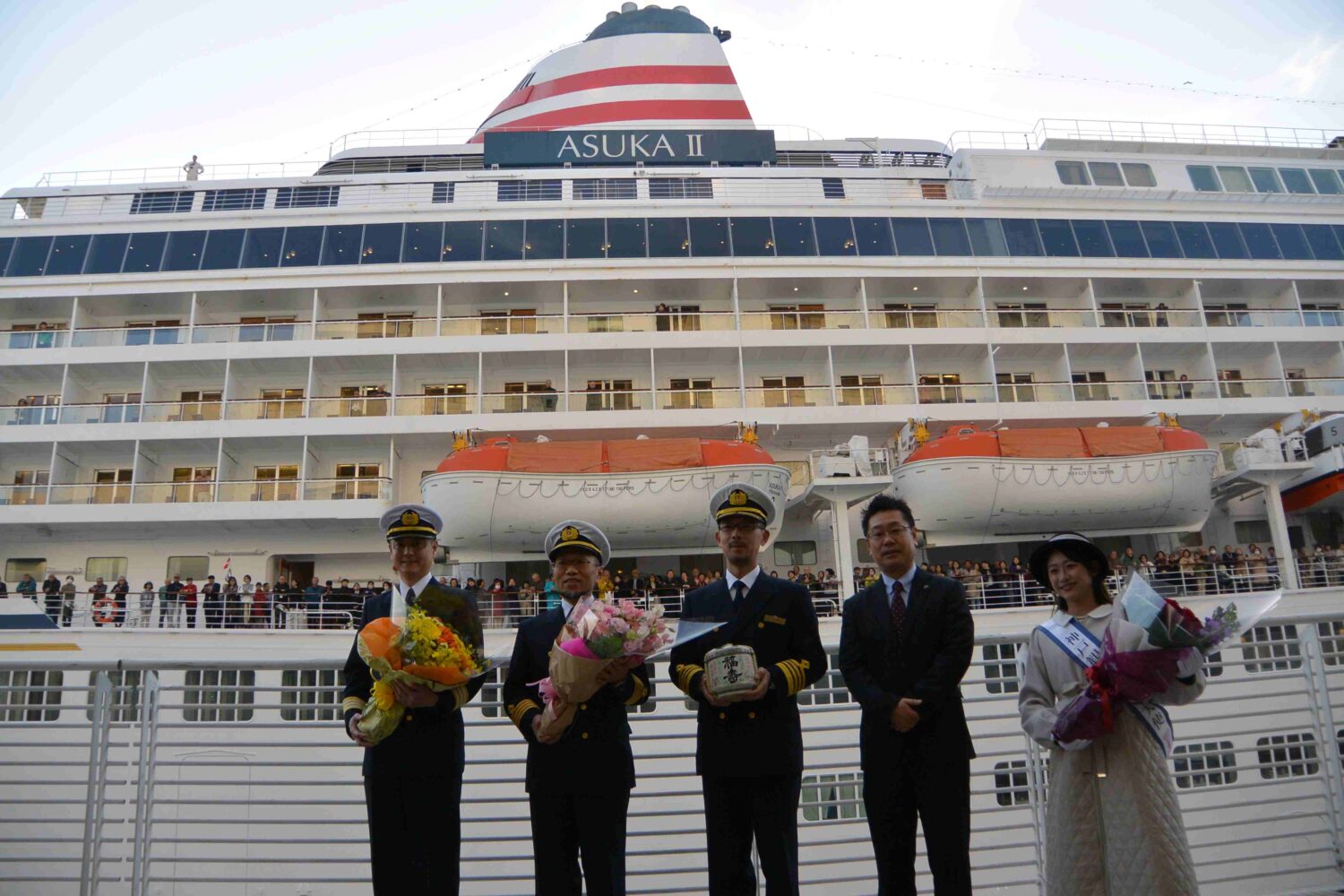 飛鳥Ⅱがアジアグランドクルーズ、神戸港で出港セレモニー