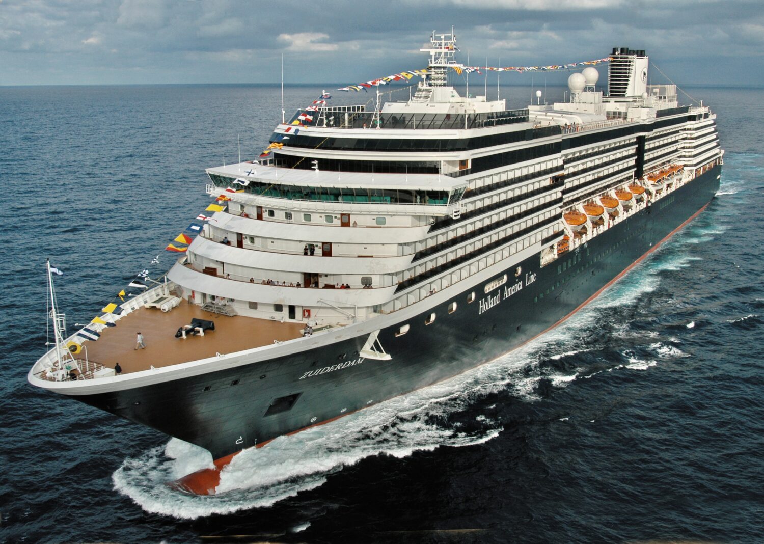 HAL、建国記念で星条旗クルーズ、限定カードも販売