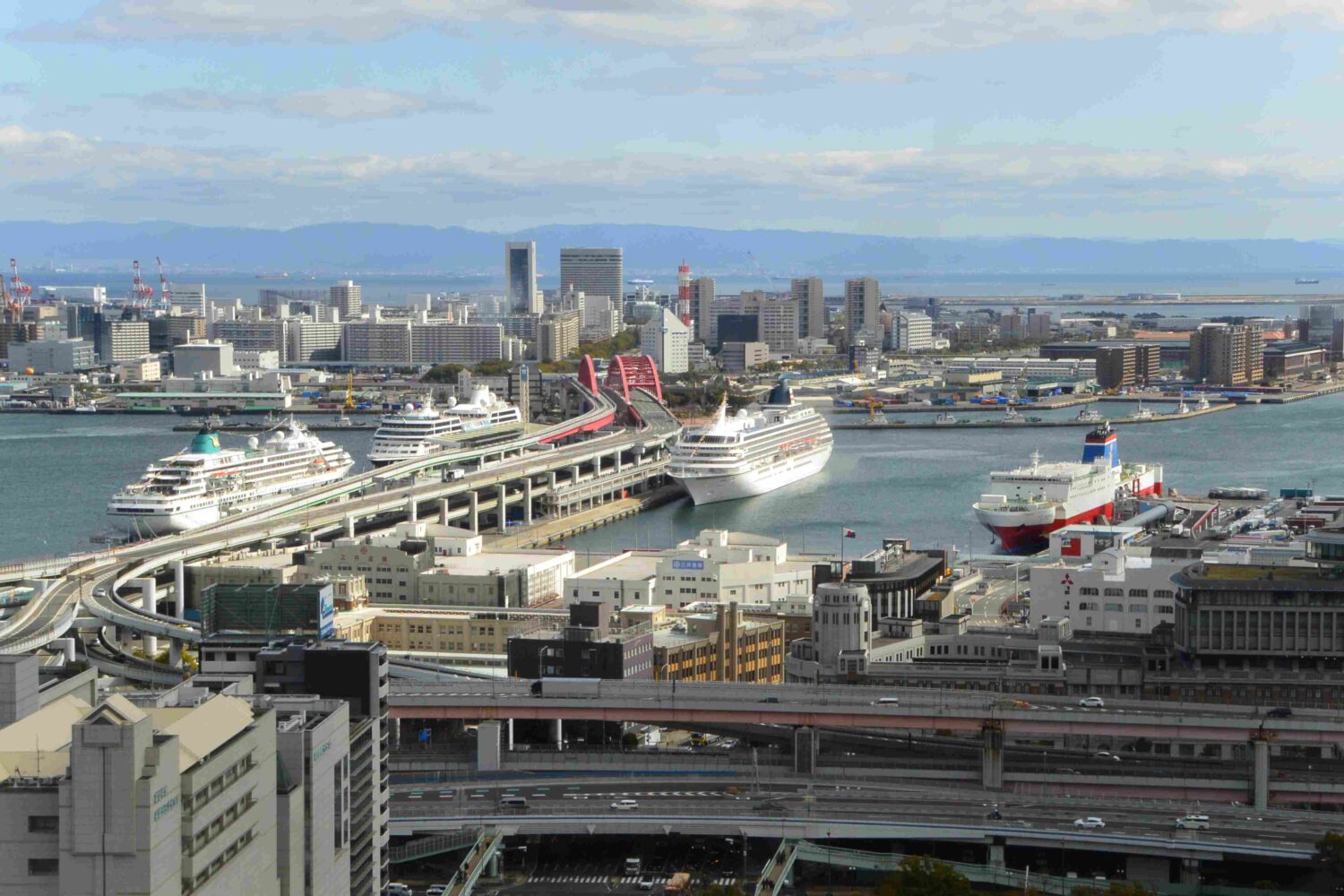 神戸港にて「客船フェスタ2026」開催、にぎわう