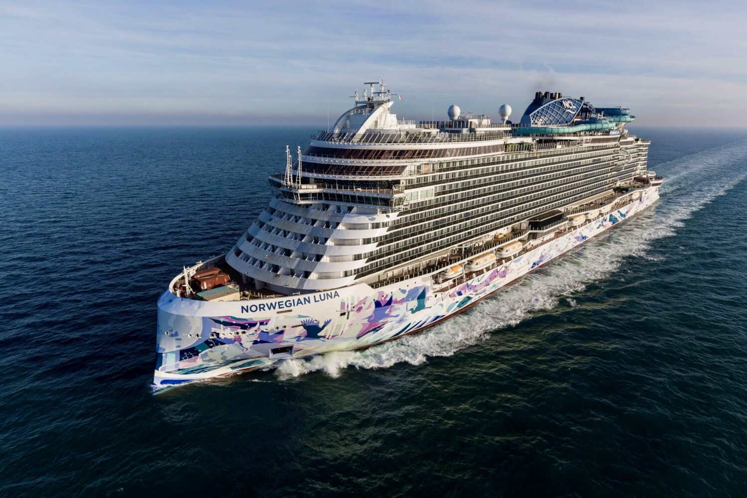 「ノルウェージャン・ルナ」、引き渡し完了