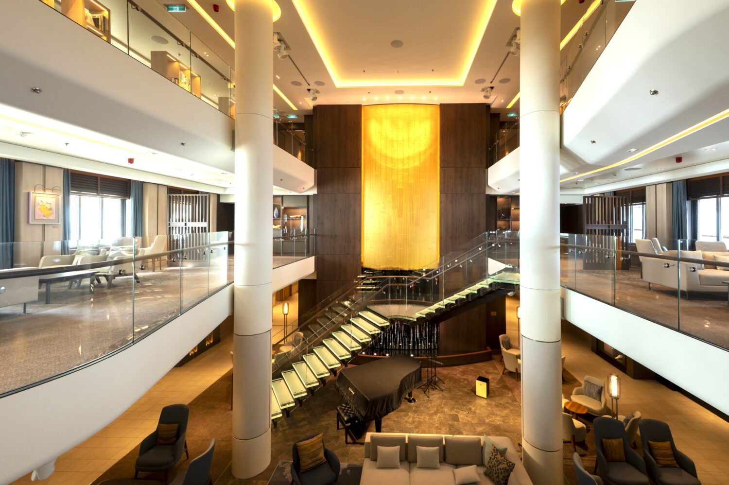 飛鳥Ⅲという、特別な時間の使い方 ─体も頭も、洋上で解き放たれる─