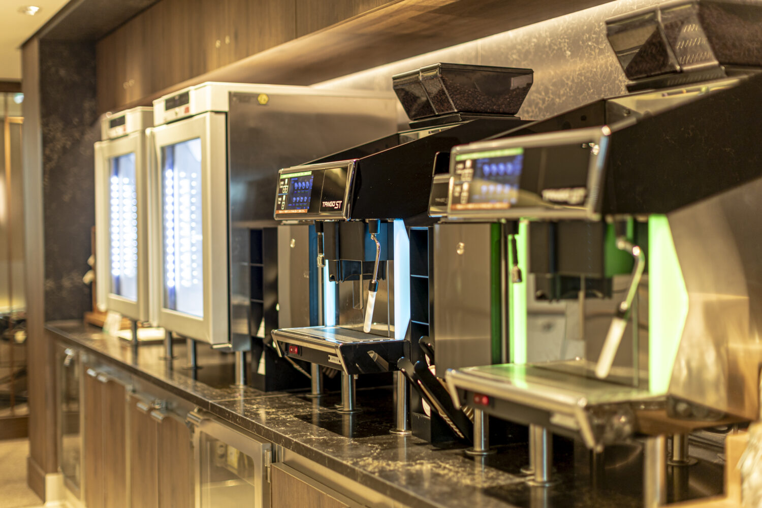 飛鳥Ⅲという、特別な時間の使い方 ─体も頭も、洋上で解き放たれる─