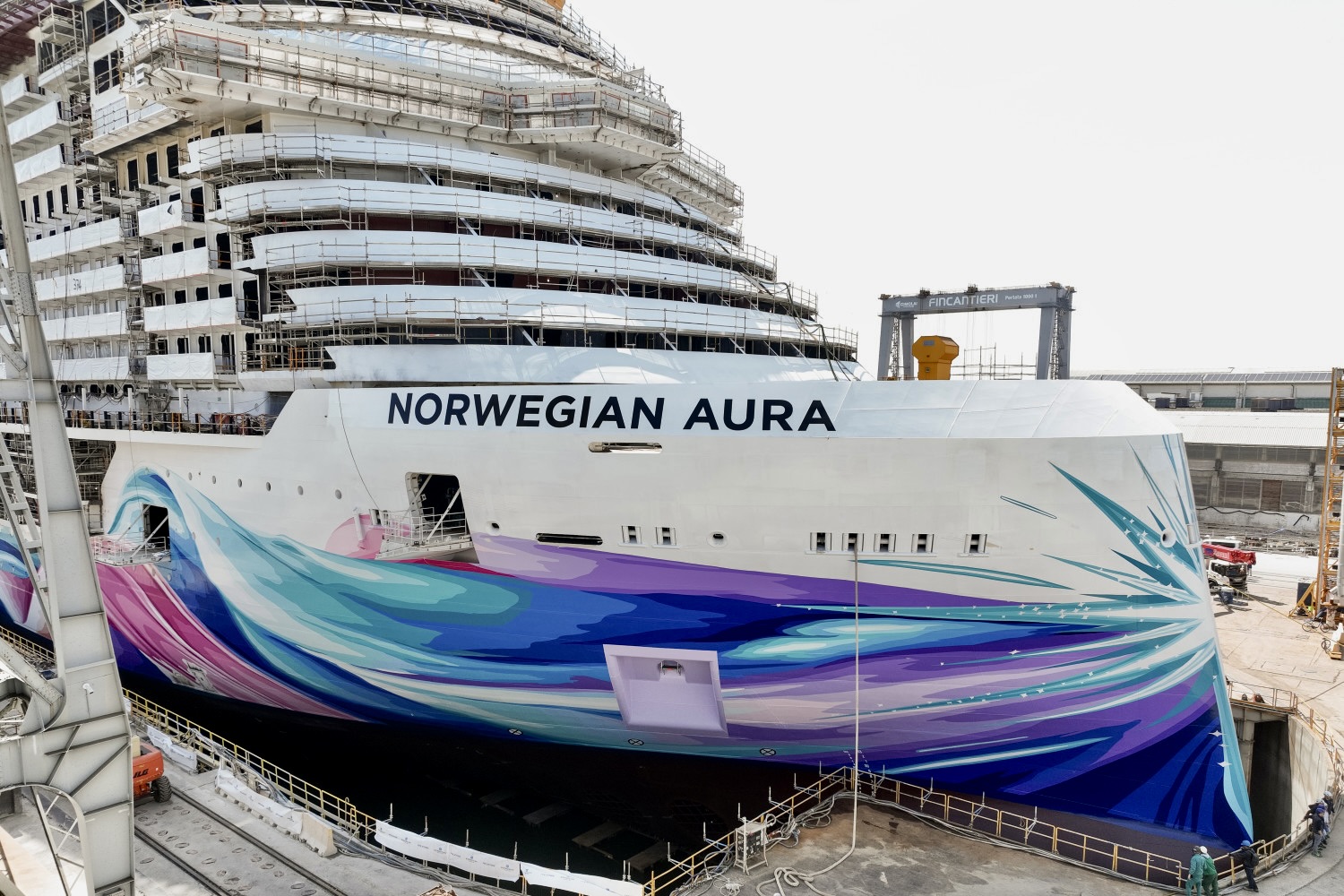 NCL史上最大の17万トン型「ノルウェージャン・オーラ」進水